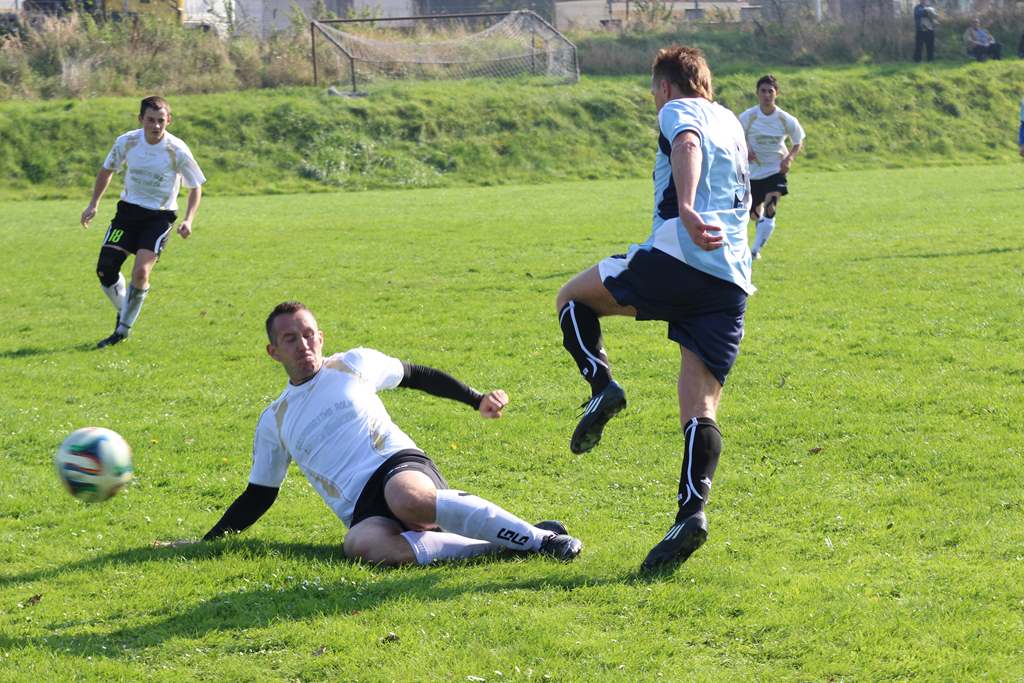 Klasa A: Błękitni - Iskra 4:2 (3:1)