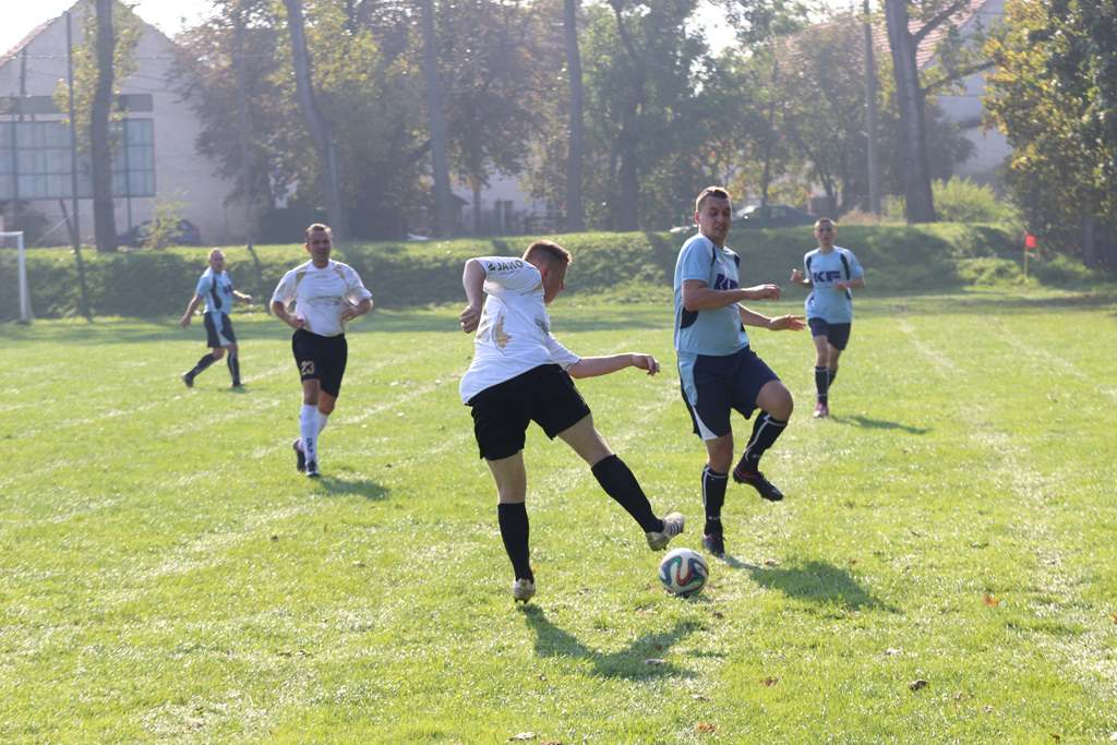 Klasa A: Błękitni - Iskra 4:2 (3:1)