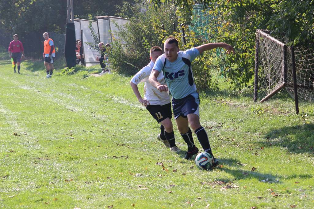 Klasa A: Błękitni - Iskra 4:2 (3:1)