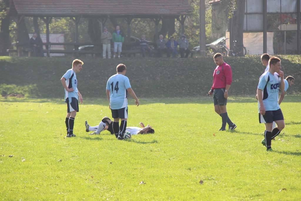 Klasa A: Błękitni - Iskra 4:2 (3:1)