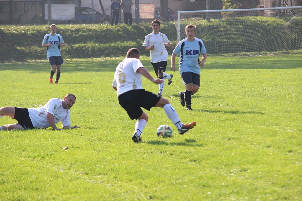 Klasa A: Błękitni - Iskra 4:2 (3:1)