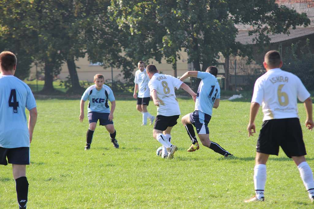 Klasa A: Błękitni - Iskra 4:2 (3:1)