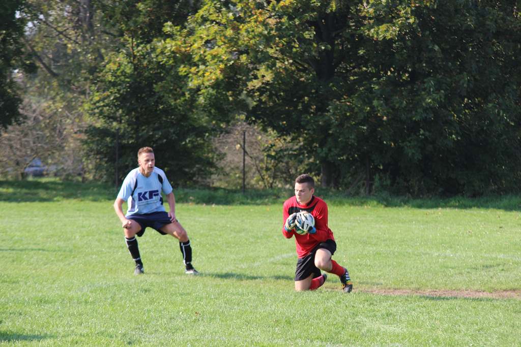 Klasa A: Błękitni - Iskra 4:2 (3:1)