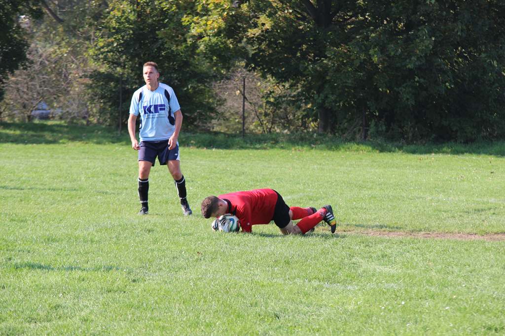 Klasa A: Błękitni - Iskra 4:2 (3:1)
