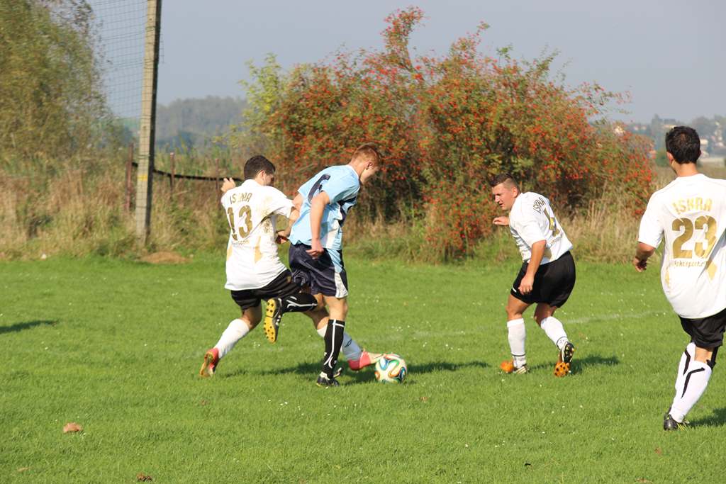 Klasa A: Błękitni - Iskra 4:2 (3:1)