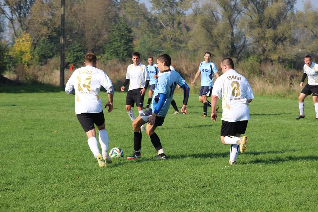 Klasa A: Błękitni - Iskra 4:2 (3:1)