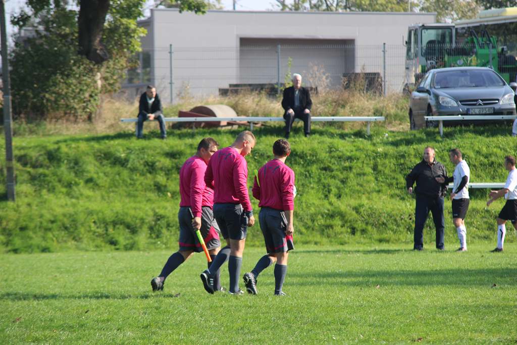 Klasa A: Błękitni - Iskra 4:2 (3:1)