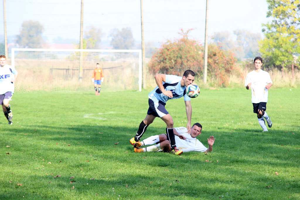 Klasa A: Błękitni - Iskra 4:2 (3:1)