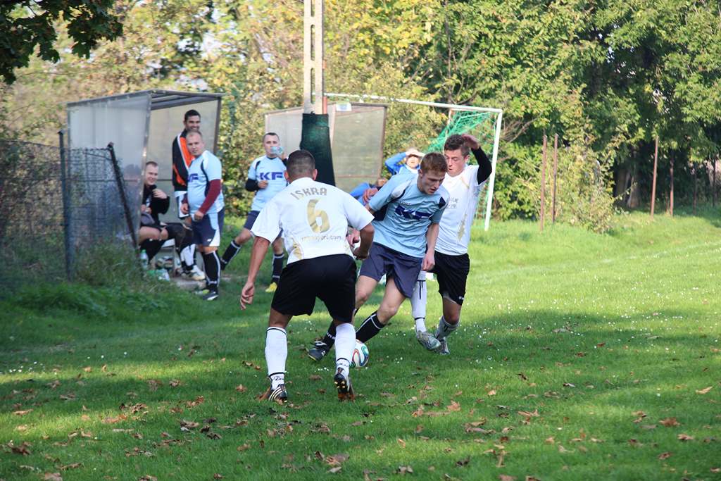 Klasa A: Błękitni - Iskra 4:2 (3:1)
