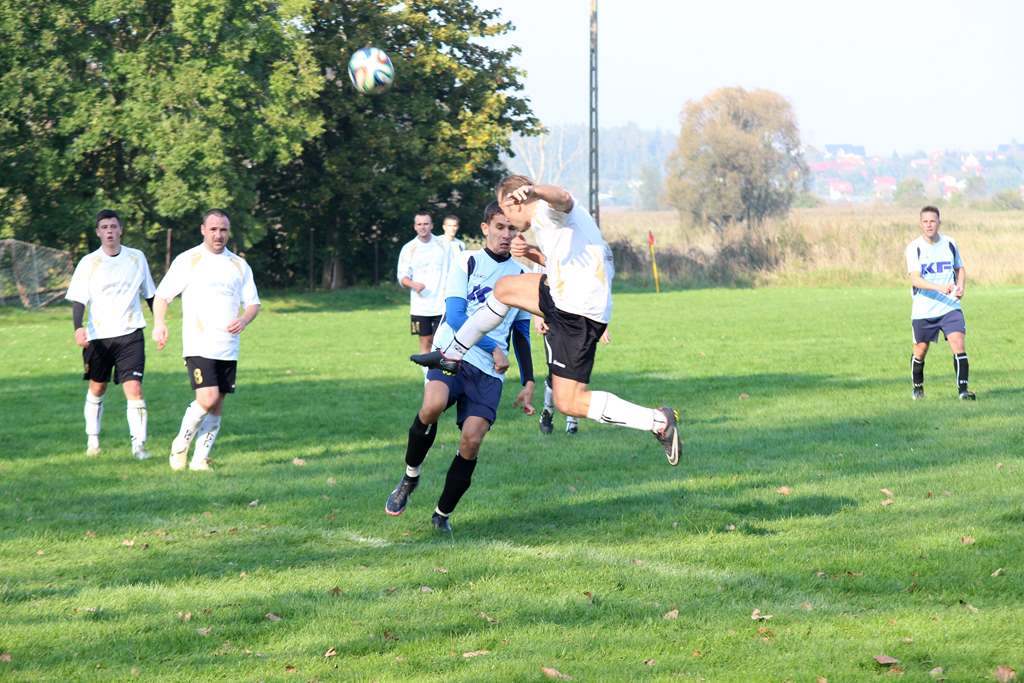 Klasa A: Błękitni - Iskra 4:2 (3:1)