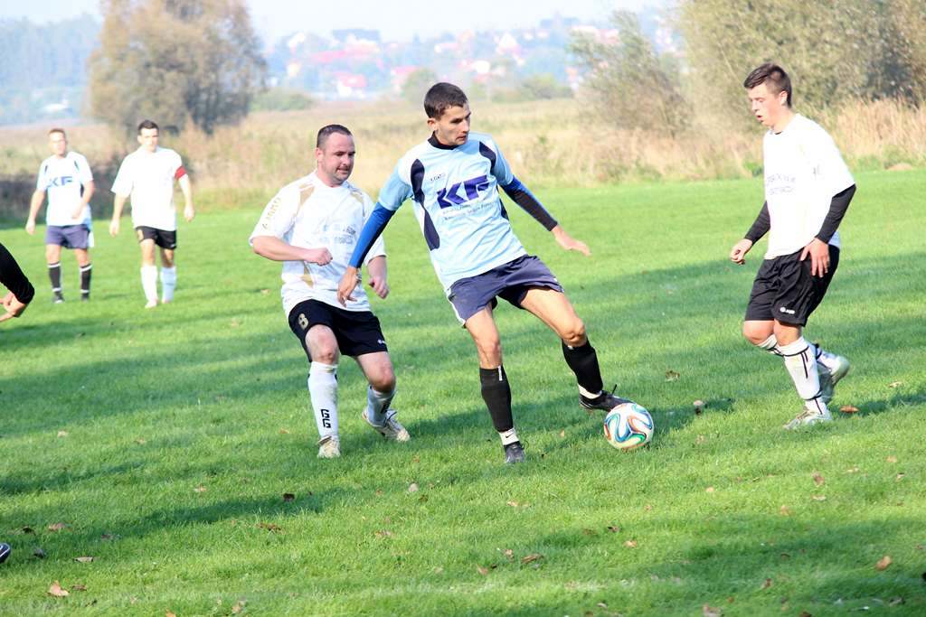 Klasa A: Błękitni - Iskra 4:2 (3:1)