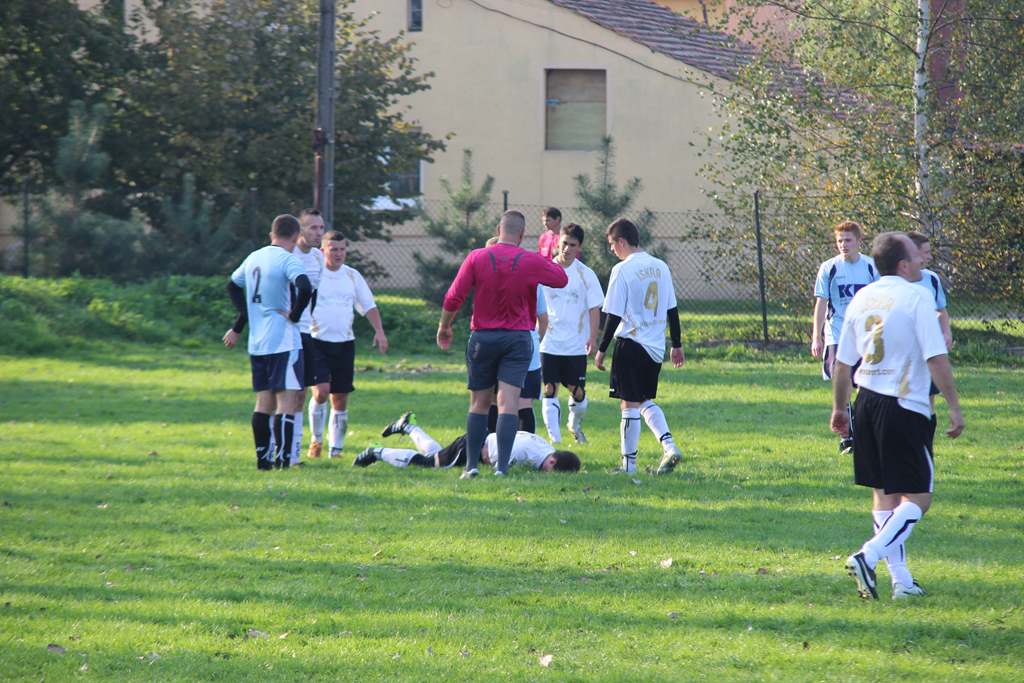 Klasa A: Błękitni - Iskra 4:2 (3:1)