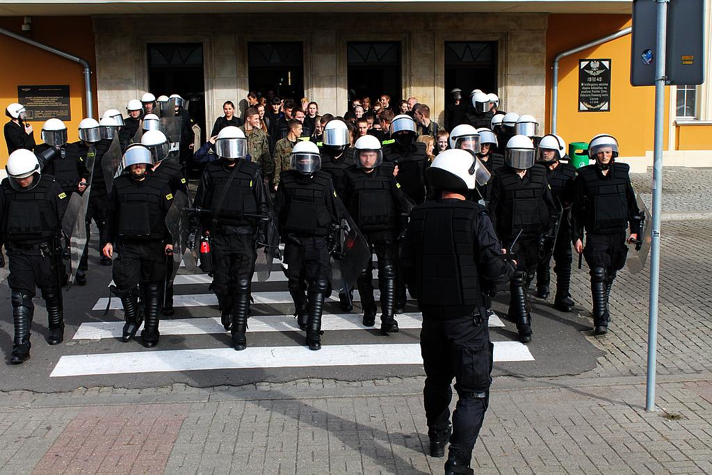 Ćwiczenia legnickiej policji