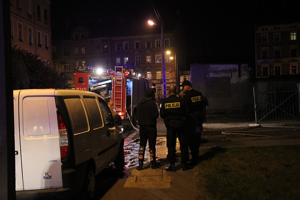 Zapaliło się mieszkanie przy ulicy Brackiej