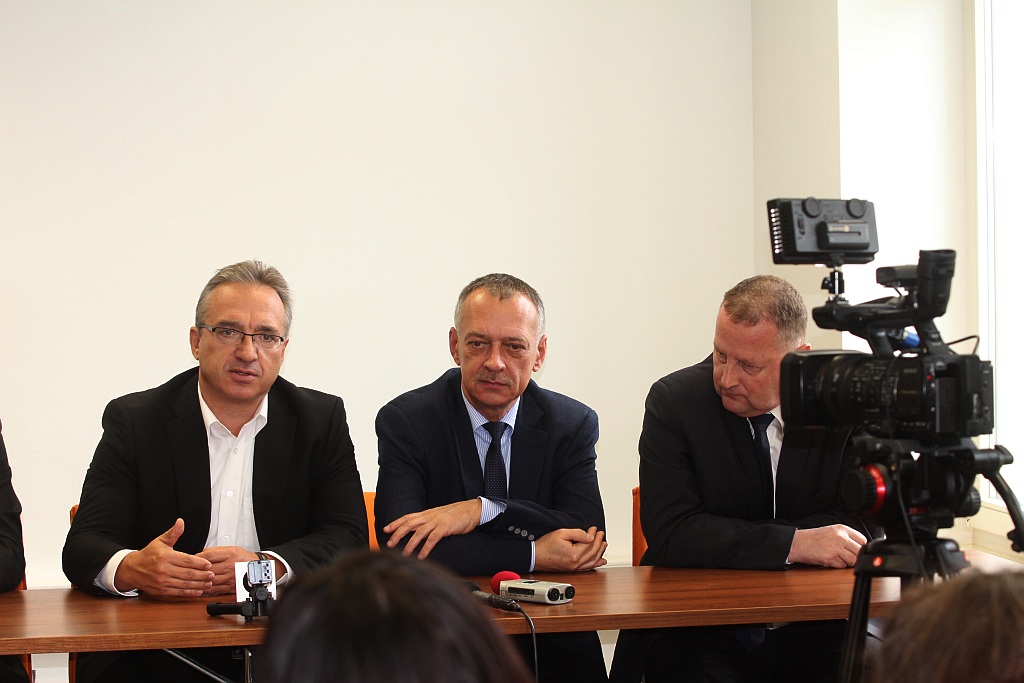 Myrda: Partie niszczą samorządową Polskę