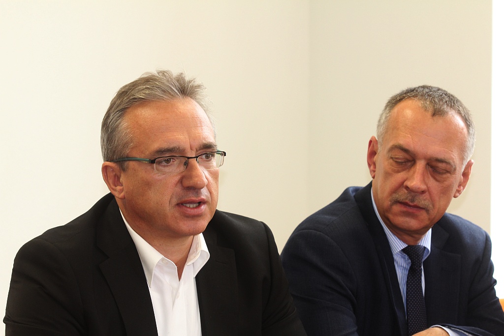 Myrda: Partie niszczą samorządową Polskę