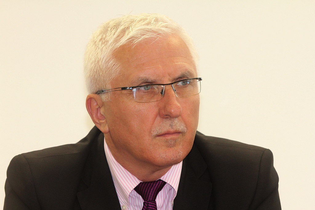 Myrda: Partie niszczą samorządową Polskę