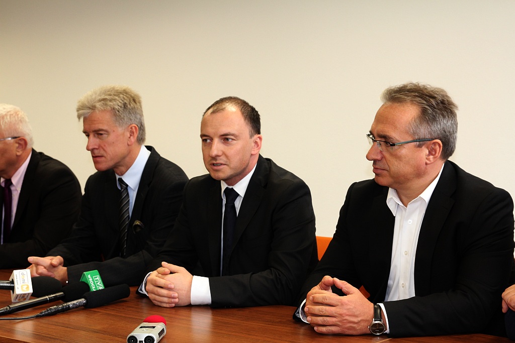 Myrda: Partie niszczą samorządową Polskę