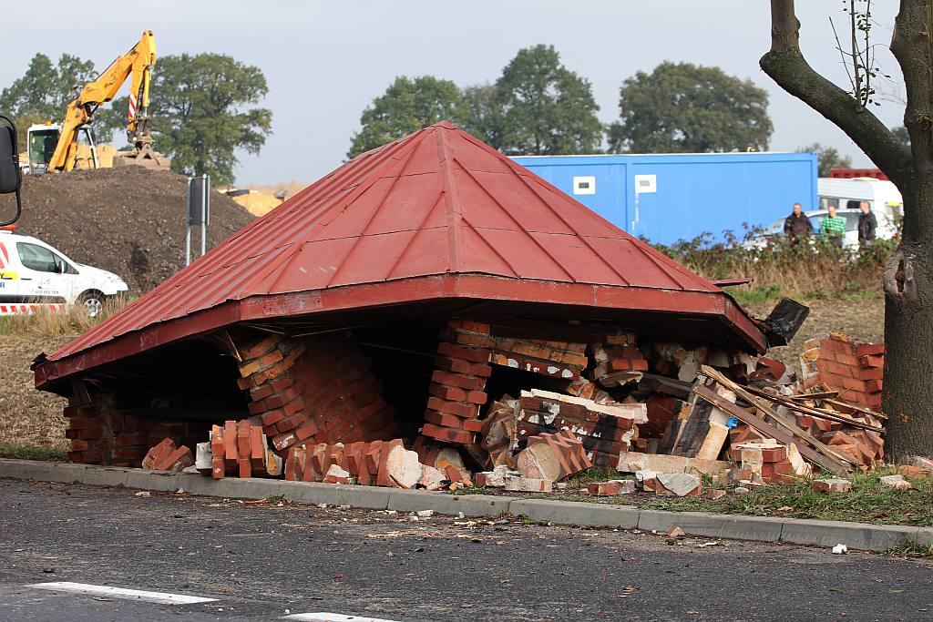 Wypadek w Miłosnej. Dwie osoby nie żyją