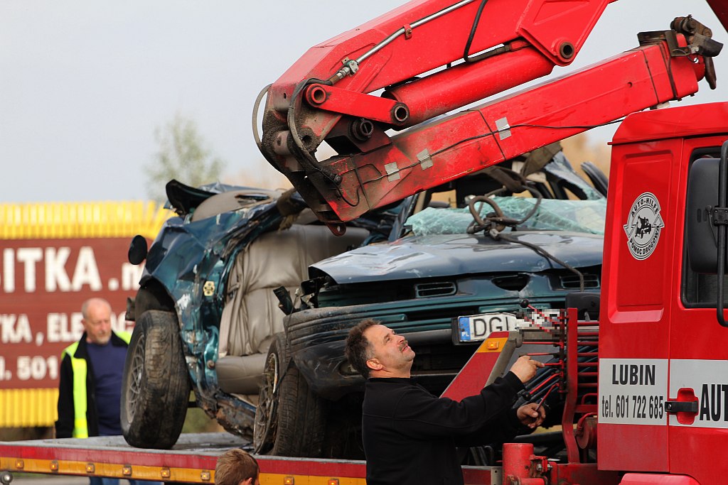 Wypadek w Miłosnej. Dwie osoby nie żyją