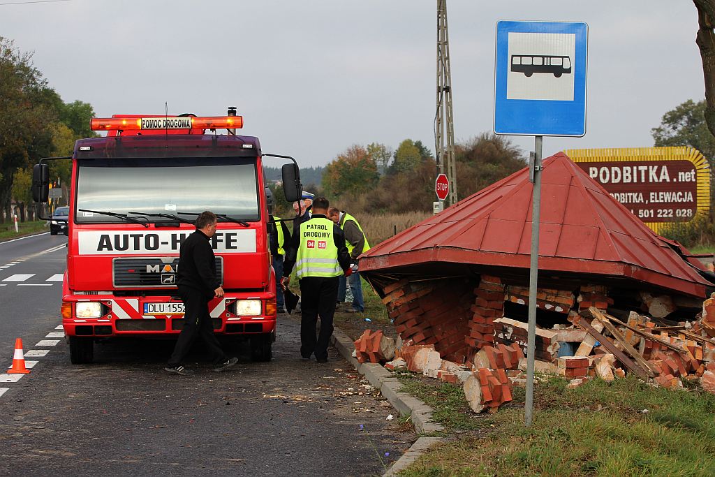 Wypadek w Miłosnej. Dwie osoby nie żyją
