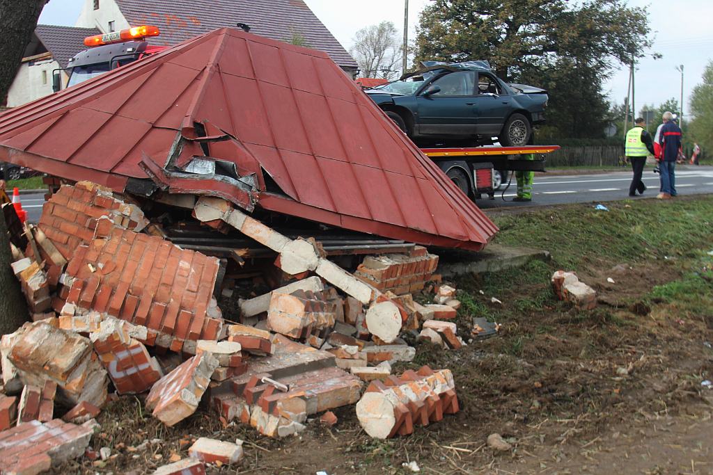 Wypadek w Miłosnej. Dwie osoby nie żyją