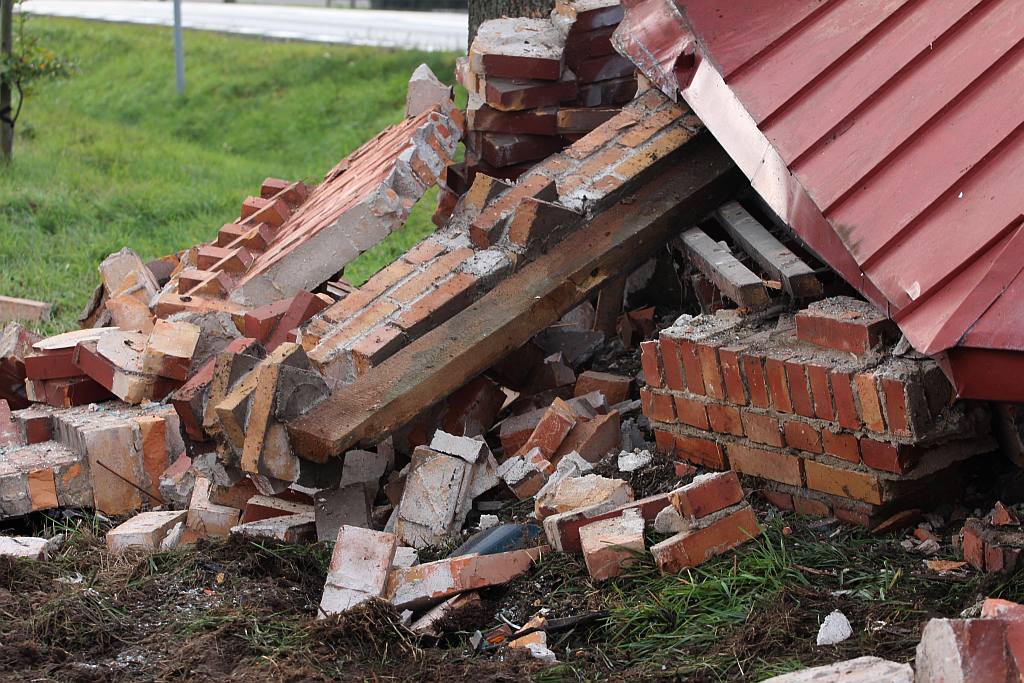 Wypadek w Miłosnej. Dwie osoby nie żyją
