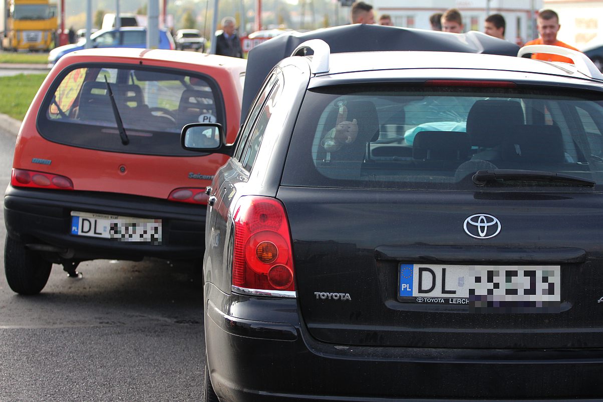 Wypadek na parkingu koło Decathlonu