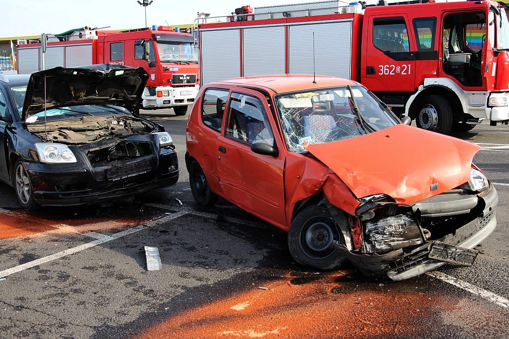 Wypadek na parkingu koło Decathlonu