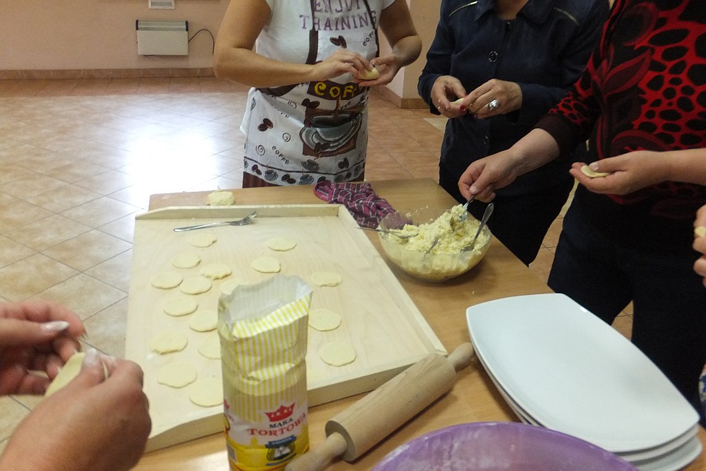 W Wągrodnie w gminie Ruja uczyli się jak robić pierogi