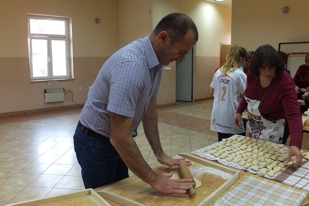 W Wągrodnie w gminie Ruja uczyli się jak robić pierogi