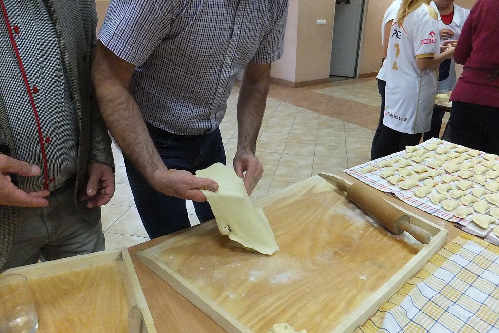 W Wągrodnie w gminie Ruja uczyli się jak robić pierogi