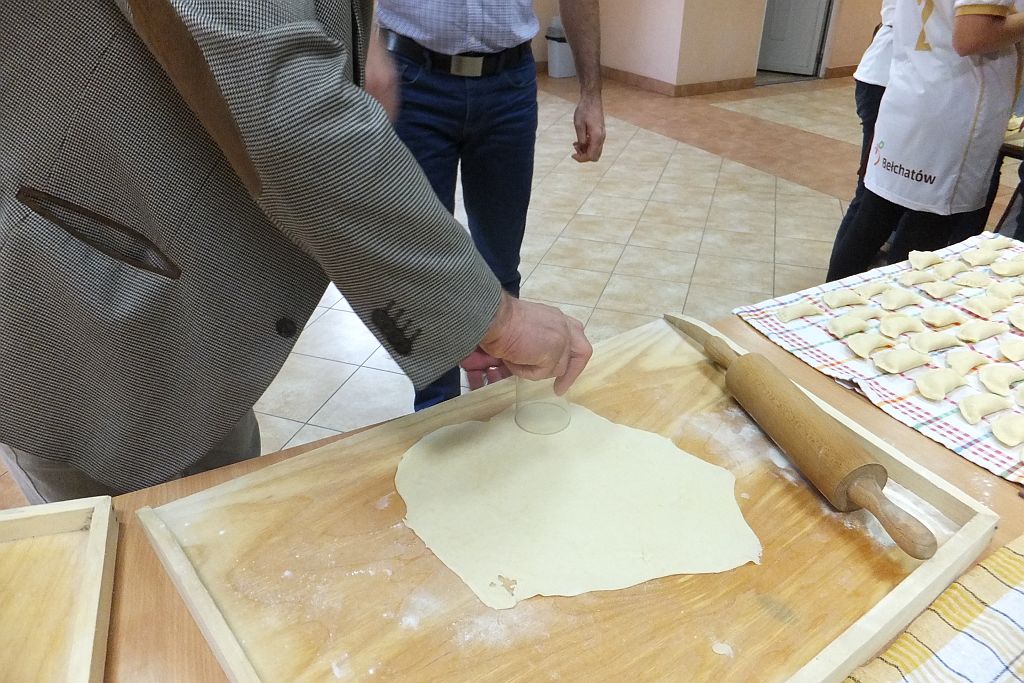 W Wągrodnie w gminie Ruja uczyli się jak robić pierogi