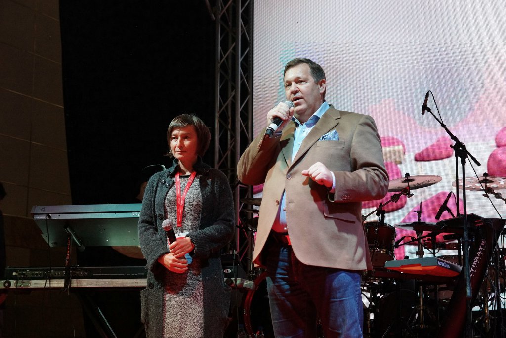Doda, Mrozu i wielki tort