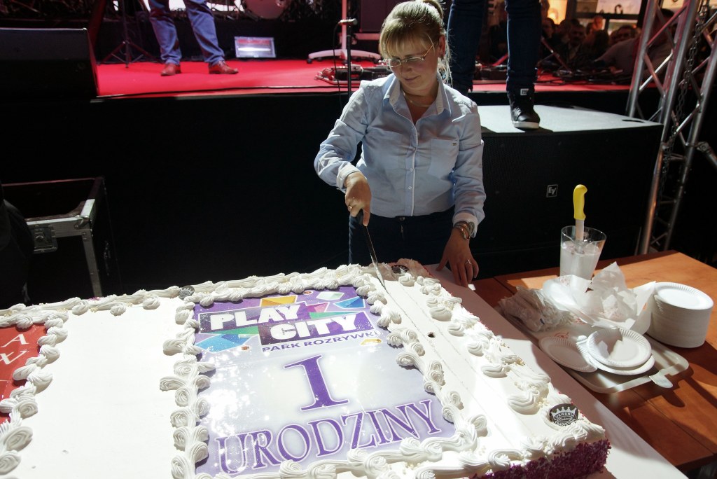 Doda, Mrozu i wielki tort