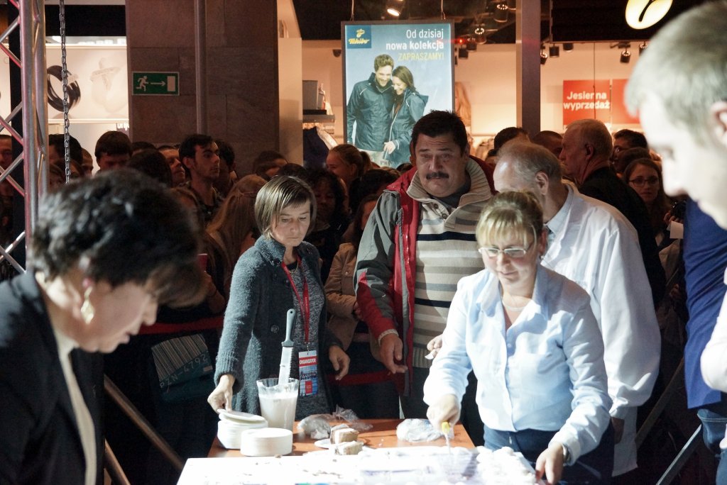 Doda, Mrozu i wielki tort