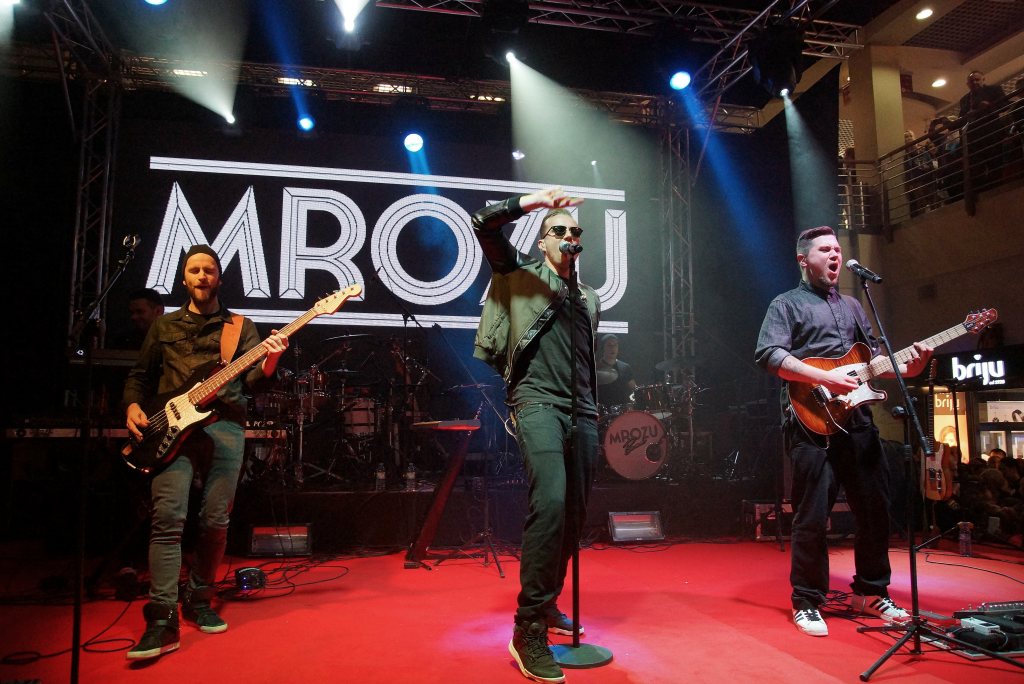 Doda, Mrozu i wielki tort