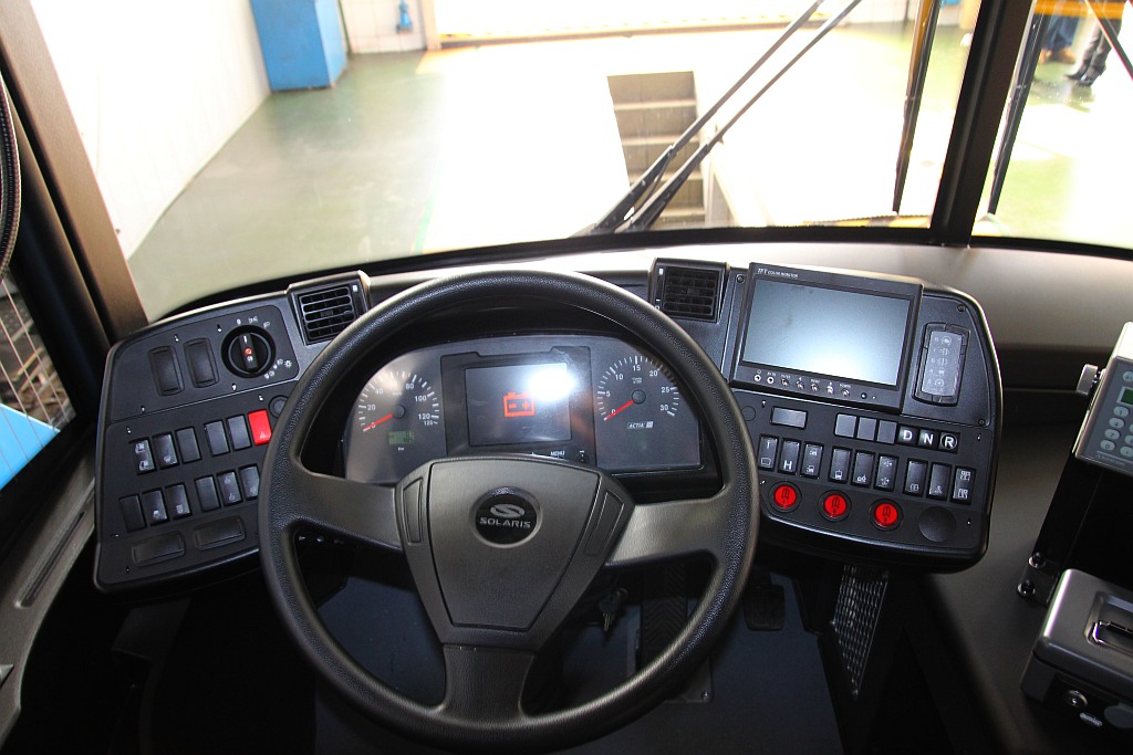 Nowy autobus Solaris w Legnicy
