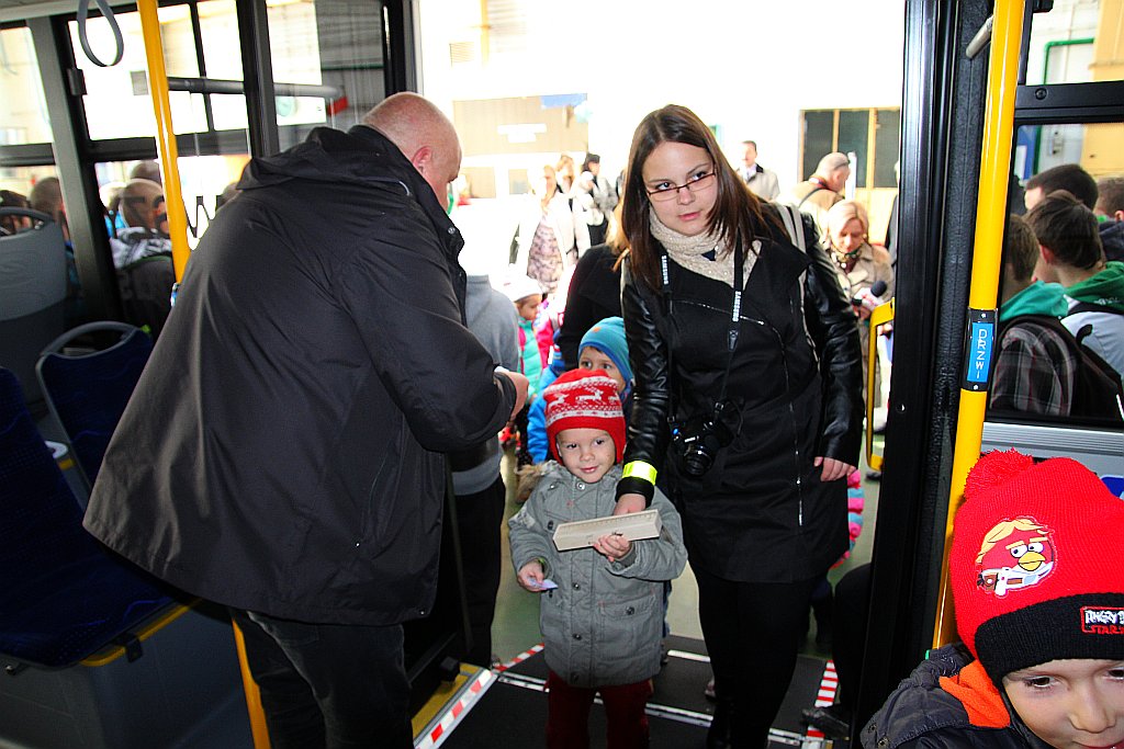 Nowy autobus Solaris w Legnicy