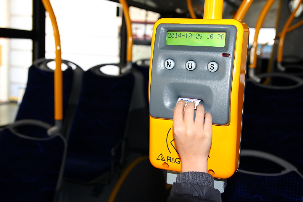 Nowy autobus Solaris w Legnicy
