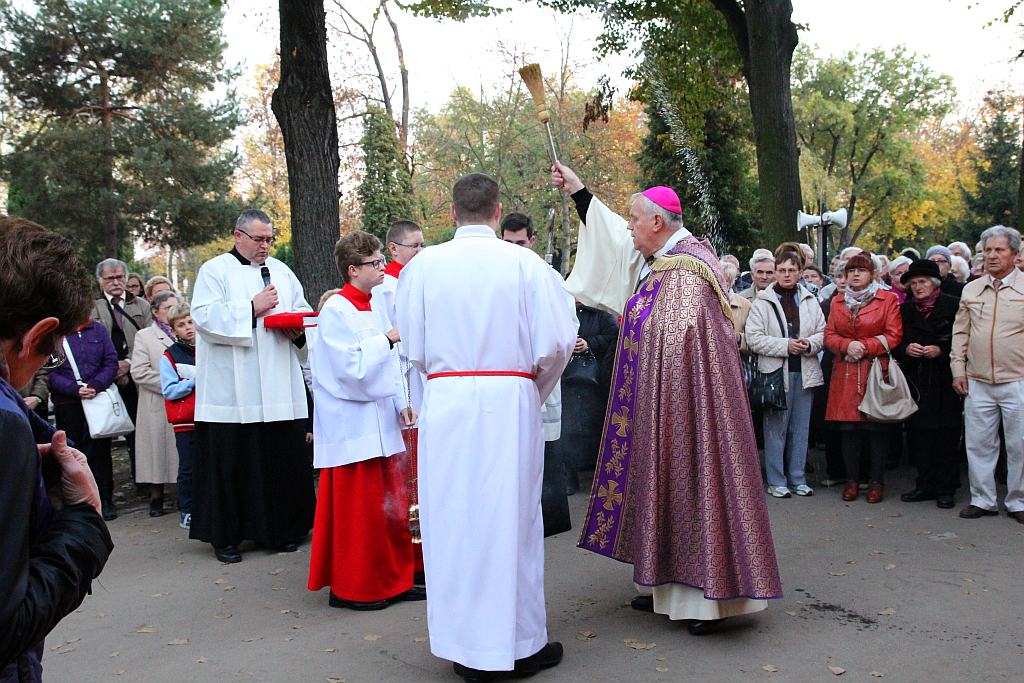 Dzień Wszystkich Świętych w Legnicy