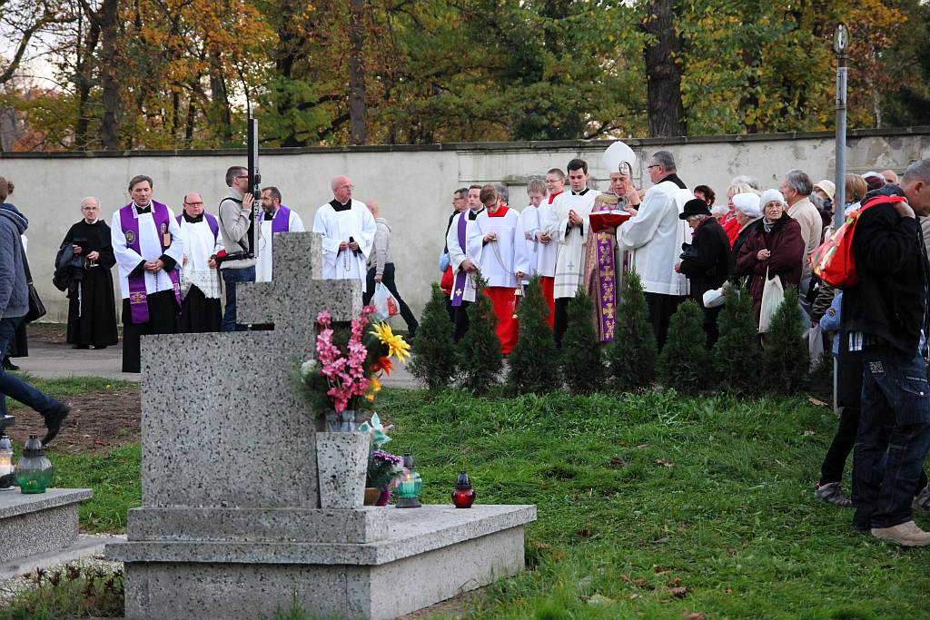 Dzień Wszystkich Świętych w Legnicy