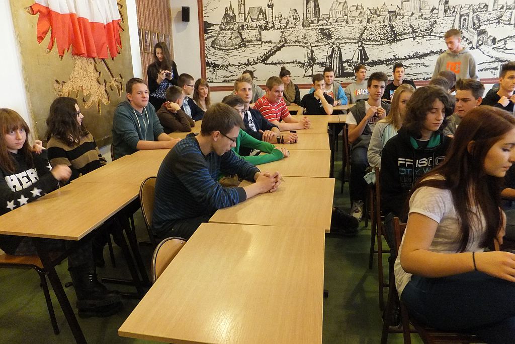 Pojadą do Brukseli z posłem Ujazdowskim