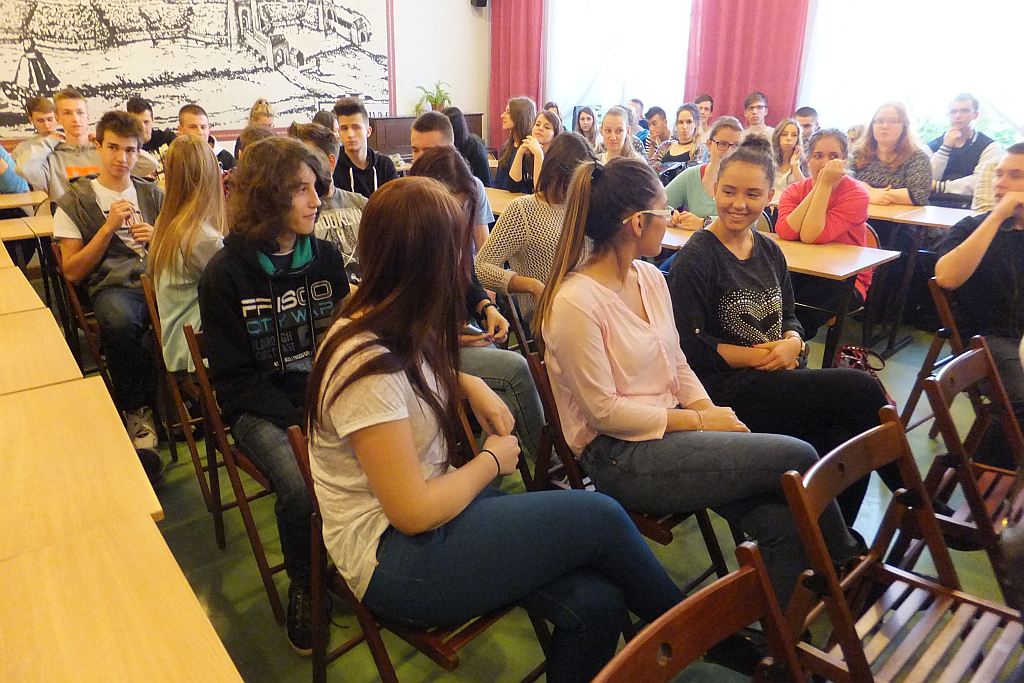 Pojadą do Brukseli z posłem Ujazdowskim