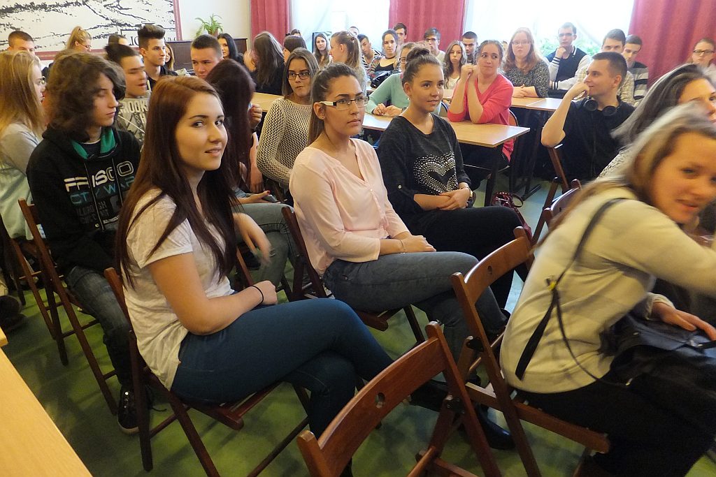Pojadą do Brukseli z posłem Ujazdowskim