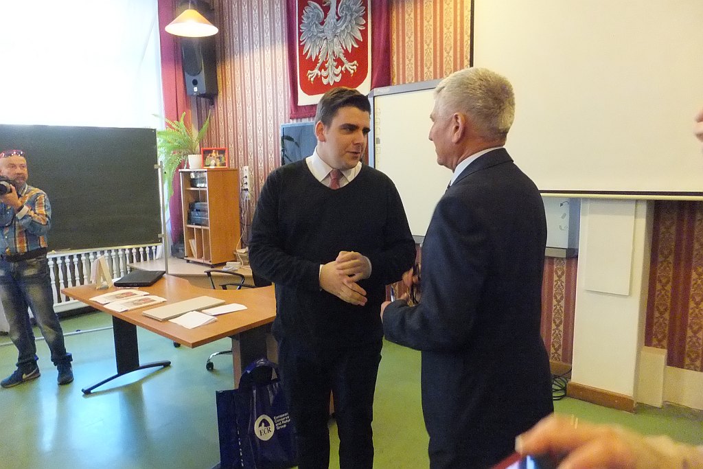 Pojadą do Brukseli z posłem Ujazdowskim