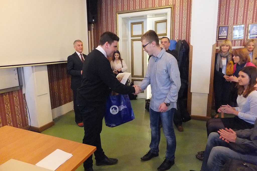 Pojadą do Brukseli z posłem Ujazdowskim