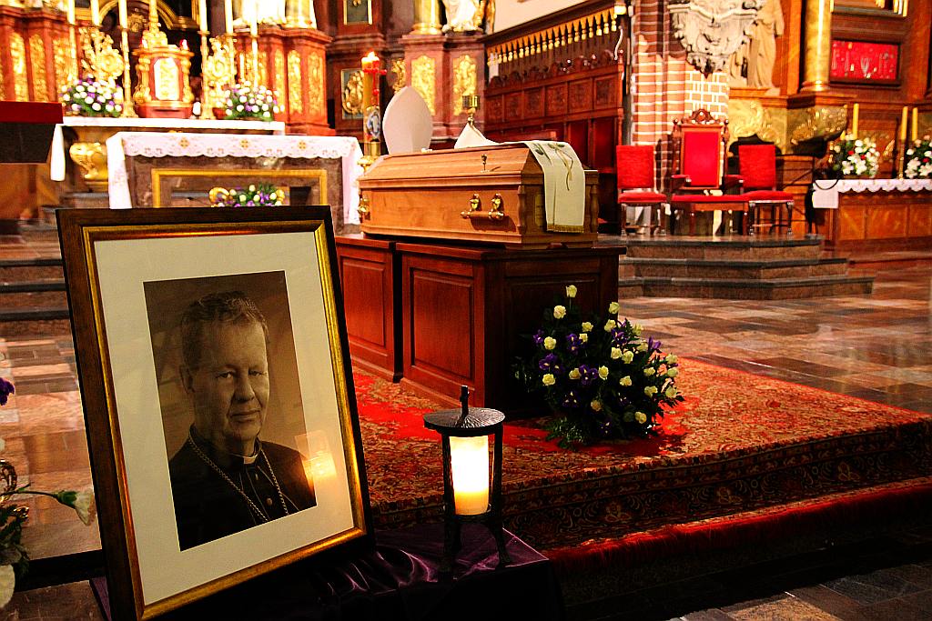 Uroczystości pogrzebowe księdza infułata Bochnaka