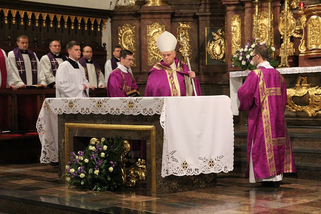 Uroczystości pogrzebowe księdza infułata Bochnaka