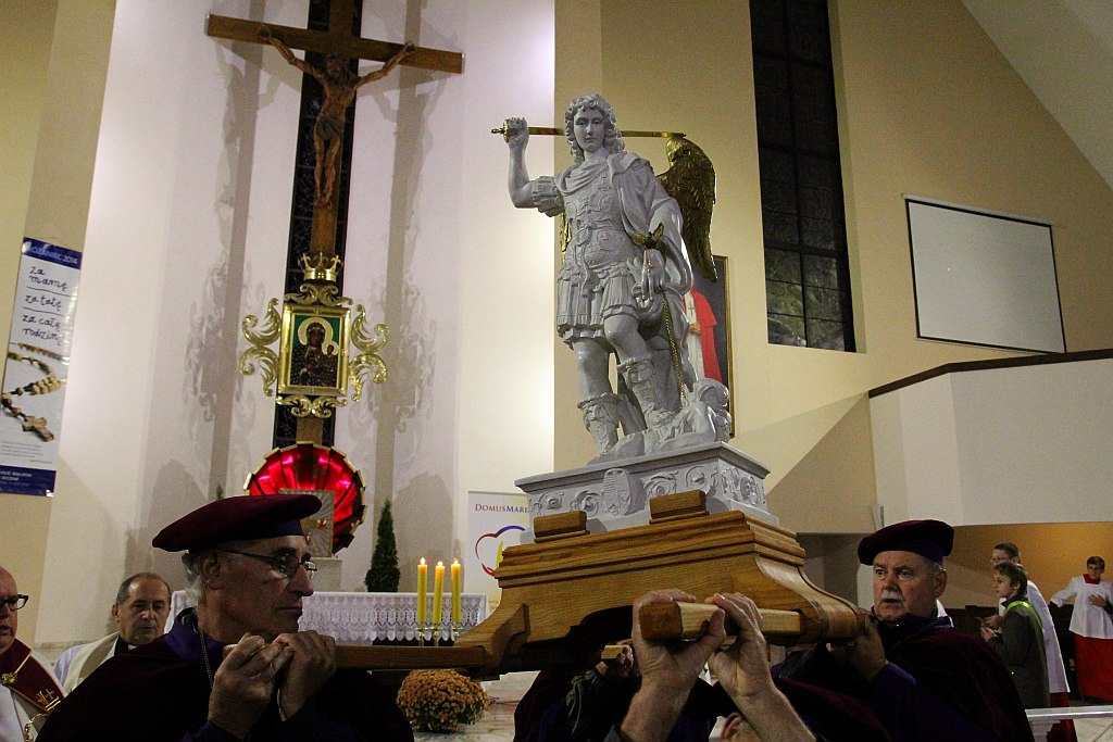 Nawiedzenie figury świętego Michała Archanioła z Gargano